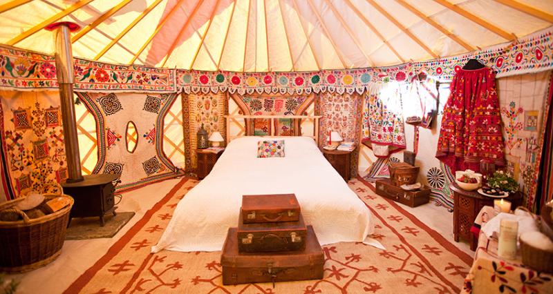 Top of the range glamping yurt for Porthilly