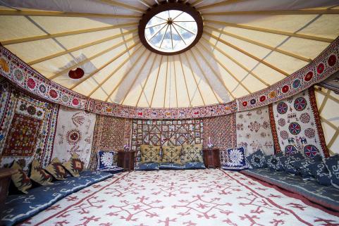 14ft yurt with sumptuous decor
