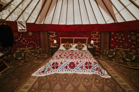 18ft yurt luxury double bedroom
